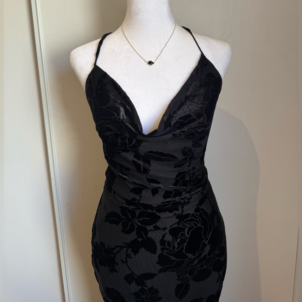 Windsor Black Floral Midi Dress